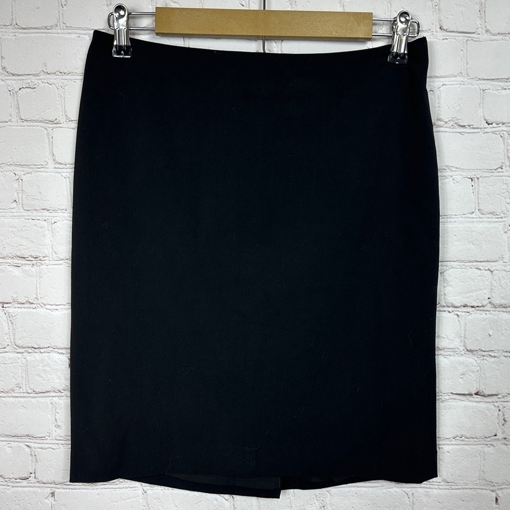 Red Saks‎ Fifth Avenue Black Pencil Skirt with Faux Leather zipper trim, sz 2